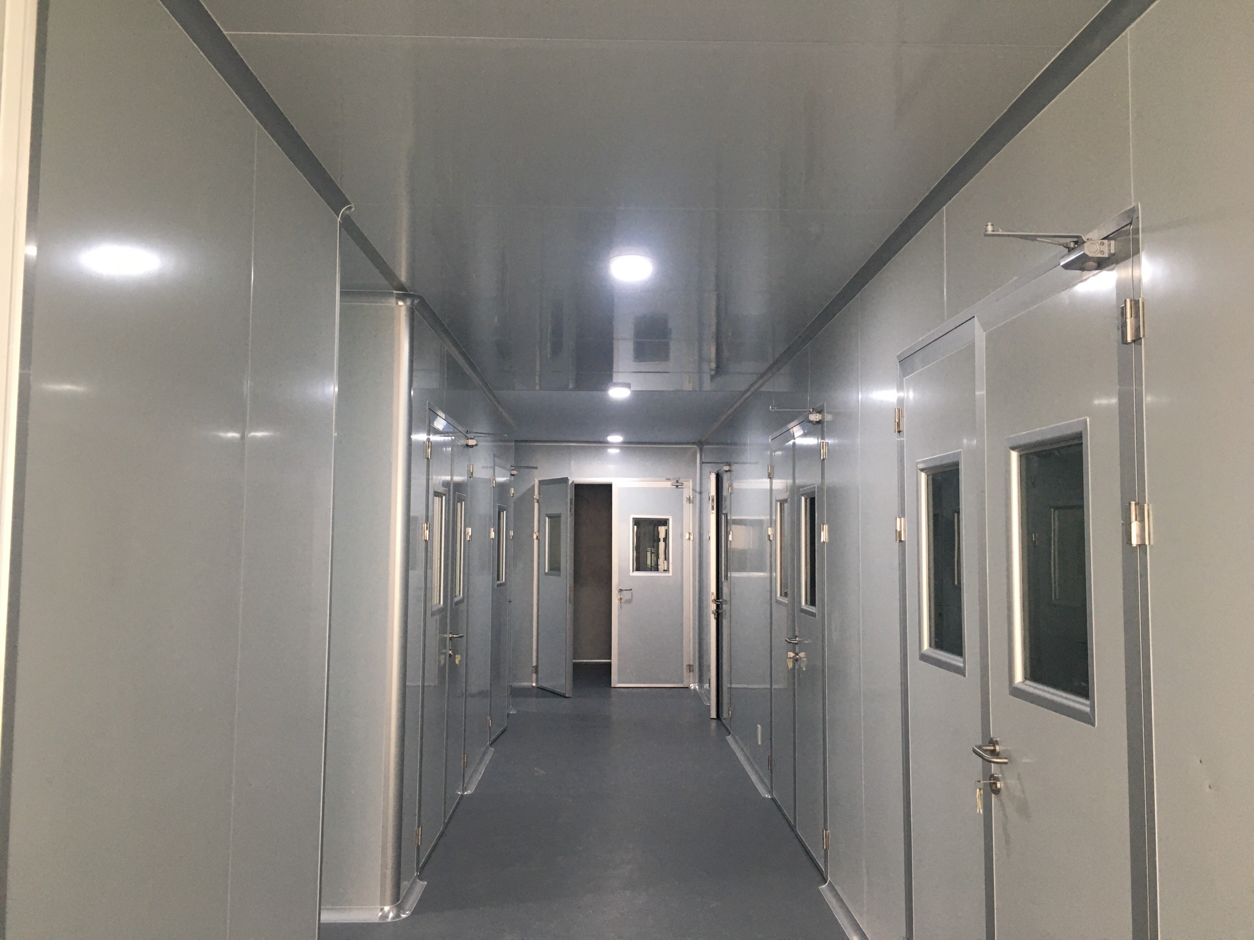 Thi Công Vách Panel Phòng Sạch Công Ty Phú Định